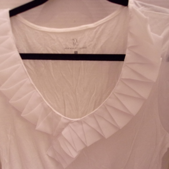 LG NY&CO TOP, 2 NWT EARRINGS. K6 - Picture 3 of 8